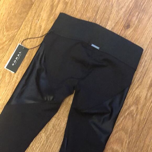 Koral Lustrous Infinity Maternity Legging in Black Size XS - Picture 9 of 14